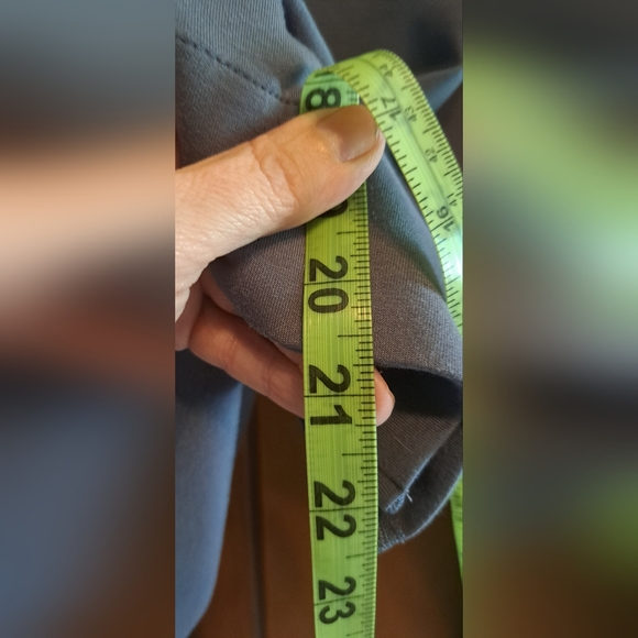 Anthropologie's "If It Were Me" Soft Sweatshirt Thumb Holes Modal Blend XL Crop - Picture 7 of 7